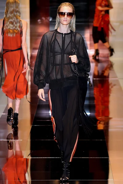Look 7